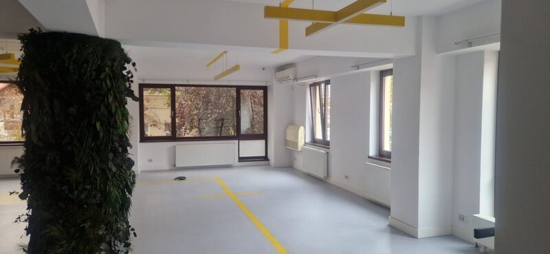 Piata Unirii, zona Patriarhie, vila spatioasa 400mp, birou