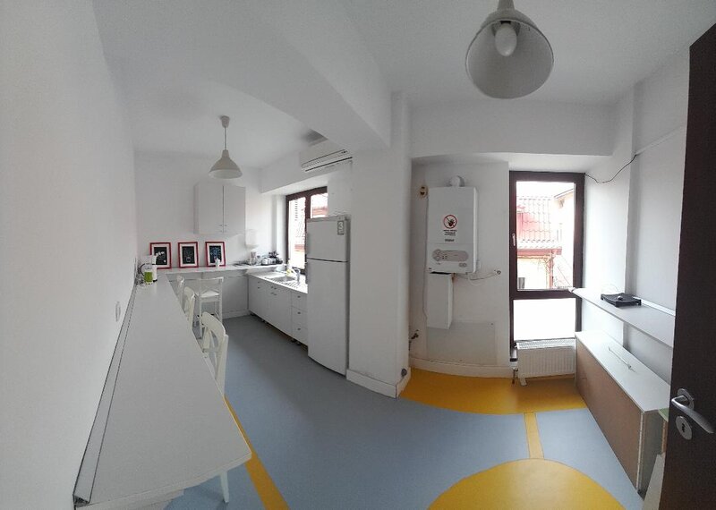 Piata Unirii, zona Patriarhie, vila spatioasa 400mp, birou